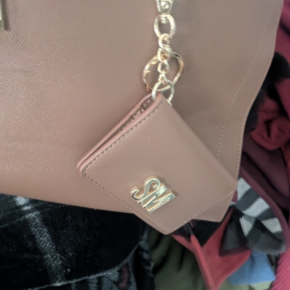 Women's Tan Shoulder Bag with Gold Chain - Picture 2 of 4
